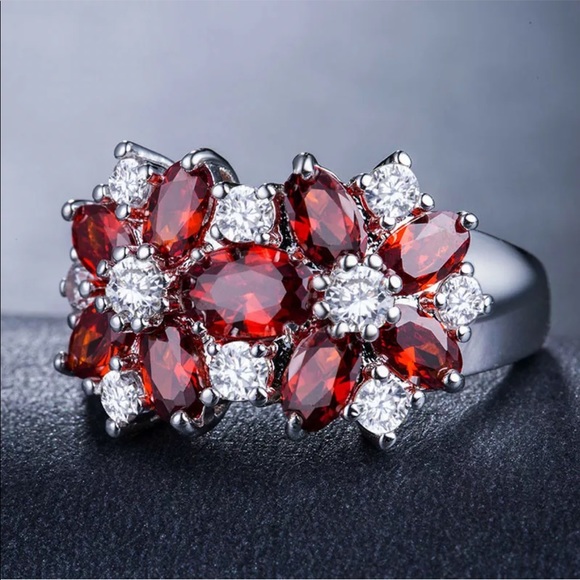 New 925 Silver Flower Birthstone Garnet  Ring - Picture 4 of 4